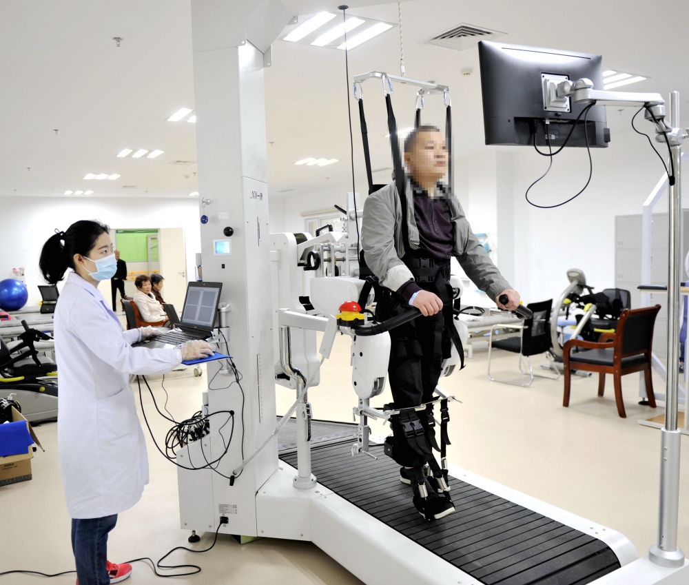 下肢智能康復機器人_副本.jpg